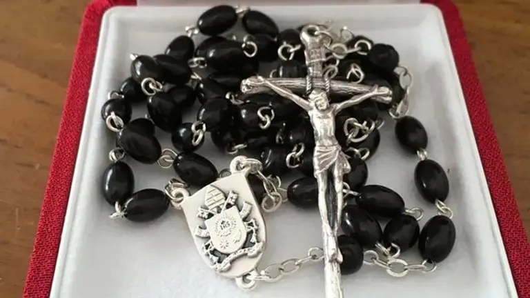 El papa Francisco le envió un rosario a Amado Boudou, que sige en prisión