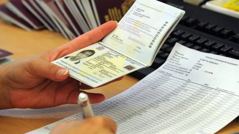 Preparan proyecto para dar visas a argentinos descendientes de españoles