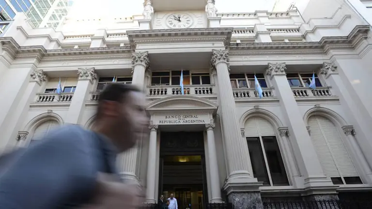 Cuántas reservas tiene el Banco Central para contener al dólar