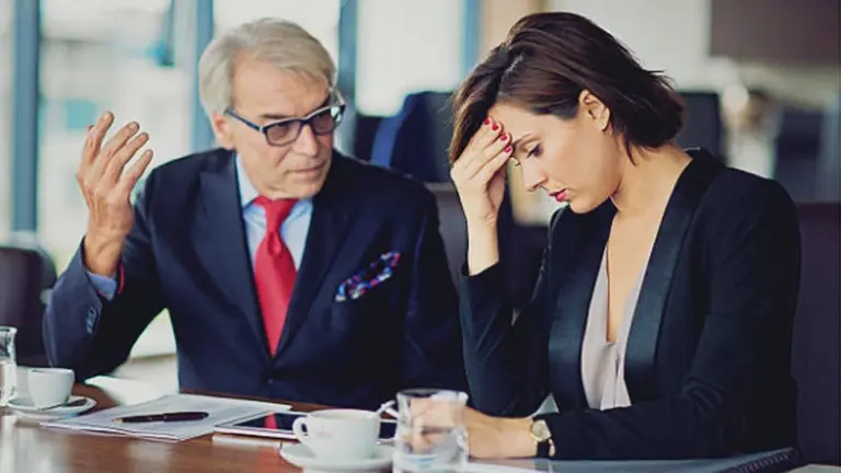 Empresarios argentinos anticipan una inflación de 38,5% y un dólar a 52,3 pesos para diciembre