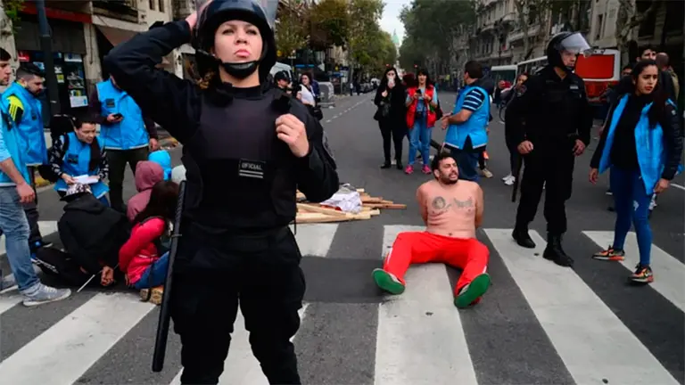 Incidentes durante el paro: más de 30 personas detenidas en distintos episodios de violencia