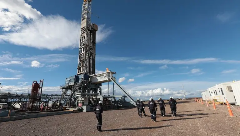 Empresas de Vaca Muerta, en jaque por el impuesto PAIS a las importaciones: "En 10 días, comenzarán a parar los buques"