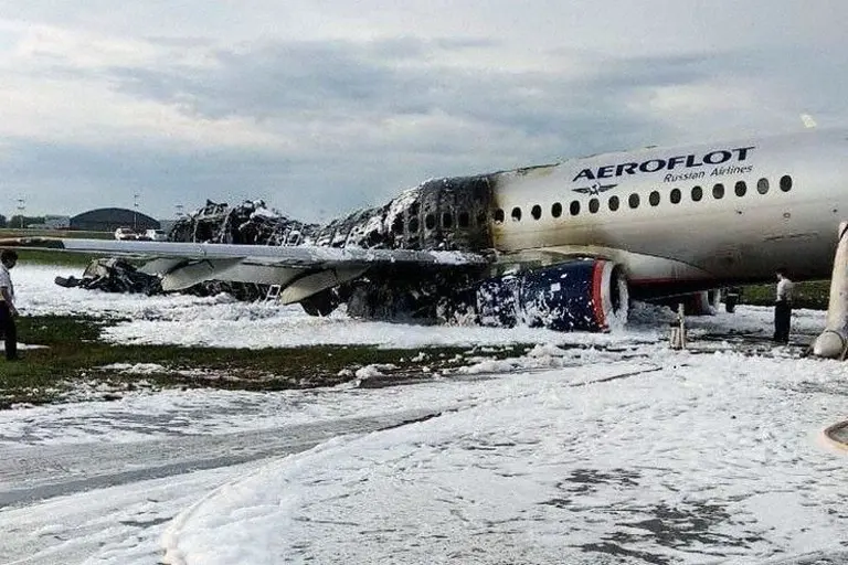 Accidentes aéreos: ¿qué puede provocar un aterrizaje de emergencia e incendio como el de Aeroflot en Moscú?