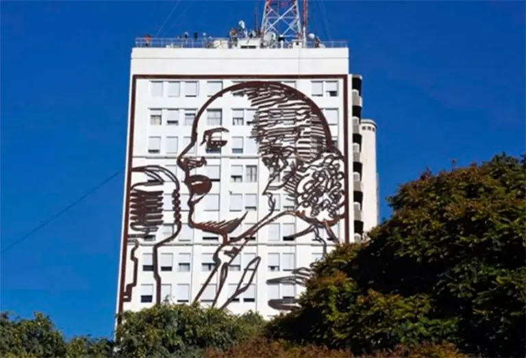 En el centenario de Eva Perón, Darío Lopérfido pidió que retiren su imagen del edificio de Desarrollo Social