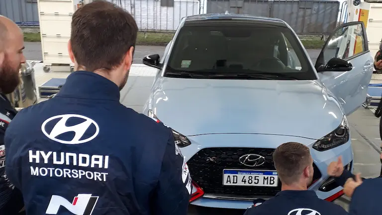 Hyundai promociona el nuevo Veloster N con Neuville como protagonista