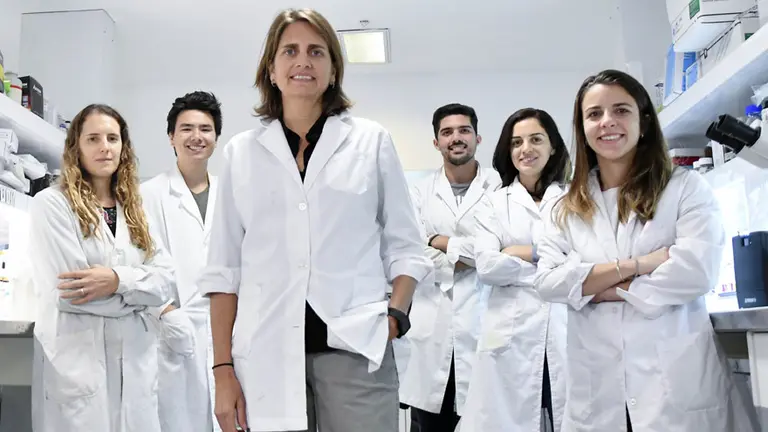 "Se nos fueron las ganas de seguir acá", dicen los becarios de la investigadora que ganó $500.000