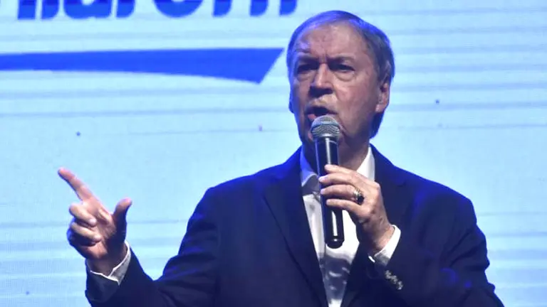 Schiaretti: guiños a Macri y el último oxígeno para el espacio peronista alternativo