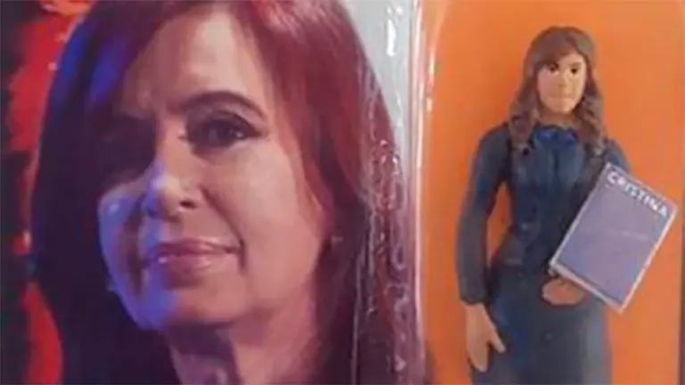 Cristina Kirchner tiene una nueva muñeca de colección: "La Jefa", que incluye un minilibro