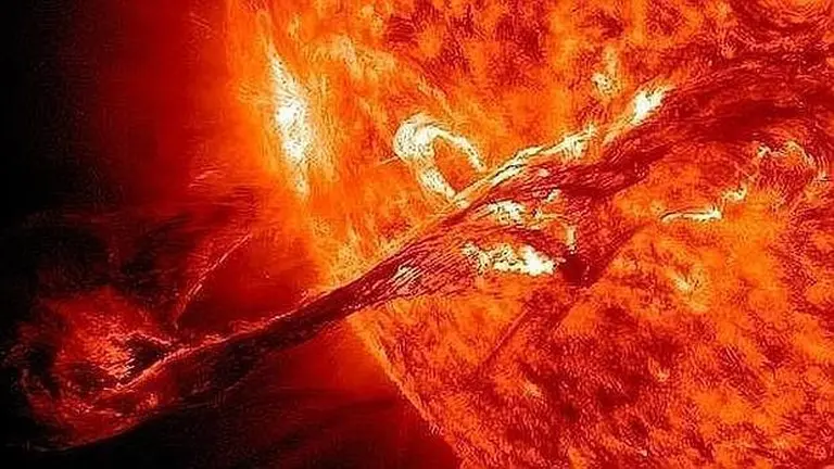 Advierten que una tormenta solar impactará sobre la Tierra