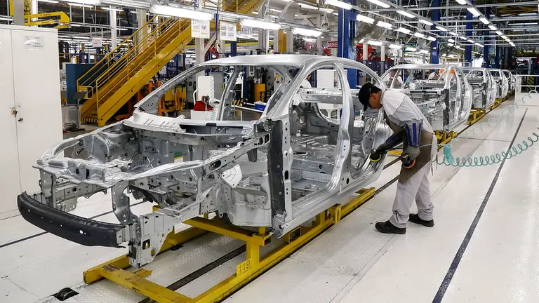 Industria automotriz: el uso de la capacidad instalada es el más bajo en 15 años