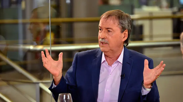 Schiaretti y los legisladores cordobeses se bajaron los sueldos 45%