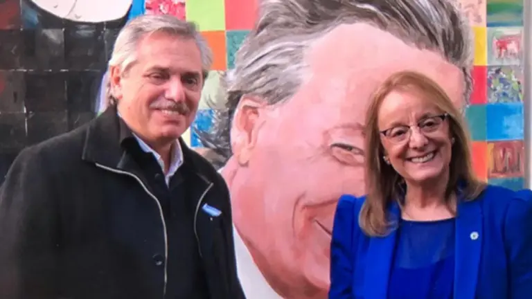 Alberto Fernández pintó la Argentina de celeste y se impuso en 22 distritos