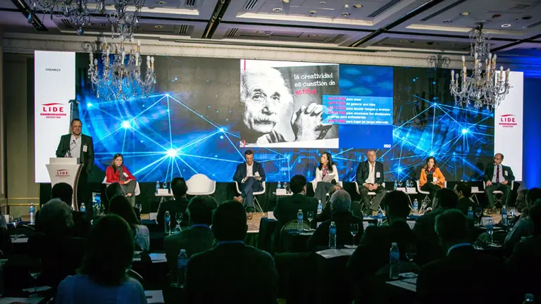 "Ser líder en la era de la inteligencia artificial requiere un renovado enfoque"