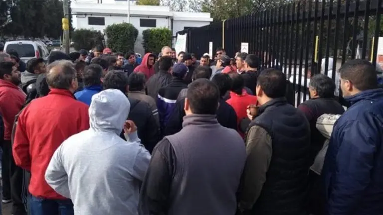 La panificadora Alijor reabrió su planta en Garín y acordaron indemnizaciones