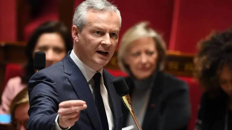 Apoyo histórico: el Estado francés prestará 7.000 millones de euros a Air France y 5.000 M a Renault