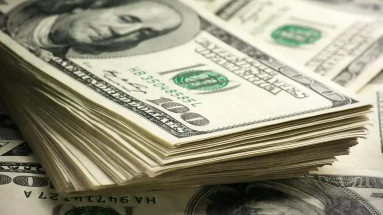 El dólar cerró una semana estable y el Central recortó la tasa de Leliq