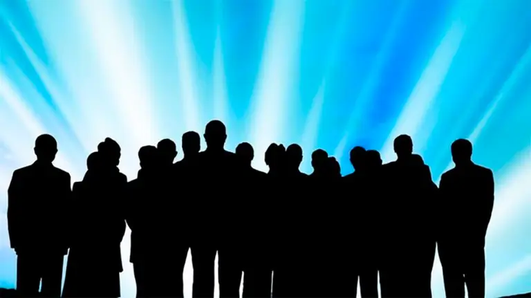 ¿Qué es el Grupo Bilderberg y por qué se reúne en secreto la élite global en un lujoso hotel de Suiza?