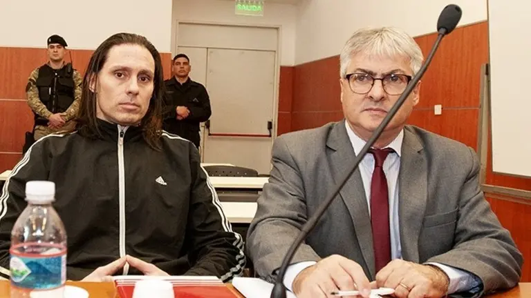 Pérez Corradi liberó cucarachas en la sala donde lo juzgaban y suspendieron la audiencia