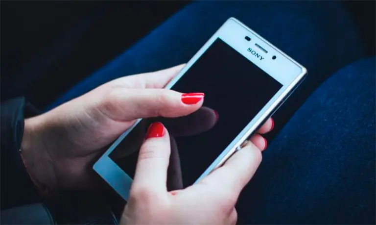 Las ventas de teléfonos móviles Sony siguen en caída libre