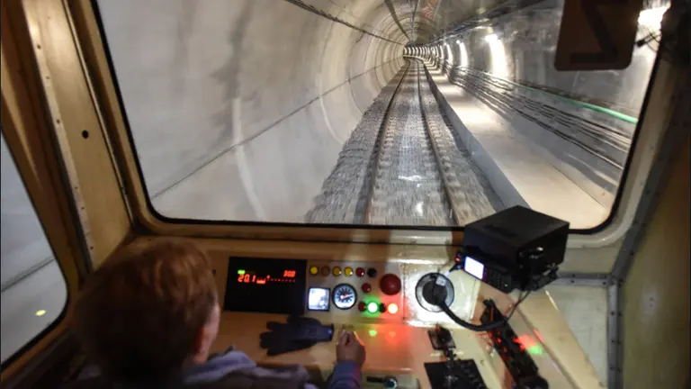 Los metrodelegados paran el miércoles por el hallazgo de material cancerígeno