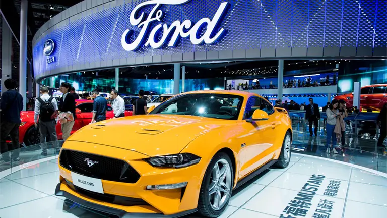 Ford, complicada por la guerra comercial: China le aplica sanción antimonopolio