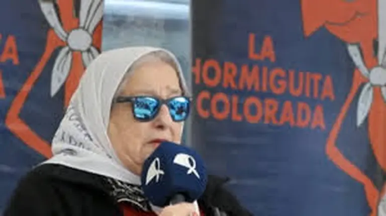 Hebe de Bonafini llamó a escrachar a María Eugenia Vidal y le pegó a los propios diputados del kirchnerismo