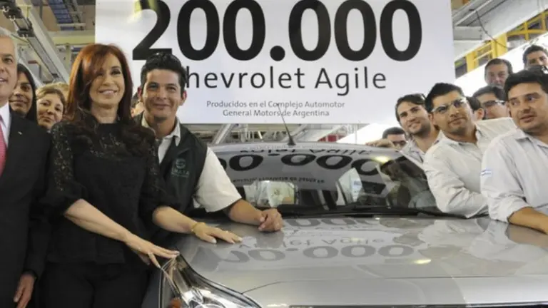 Cristina, "anti meritocracia": aprovechó el caso GM para defender su gestión