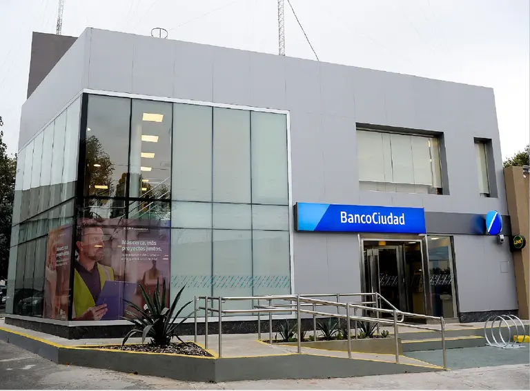 Descuentos y cuotas del Banco Ciudad para festejar el día del padre