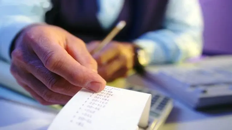 Autónomos: ¿cuánto les pondría en el bolsillo el proyecto de Massa con la deducción de Ganancias?