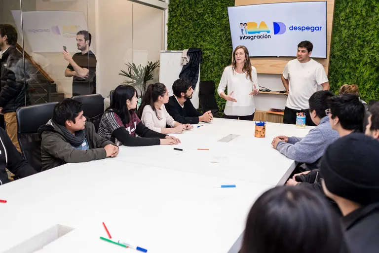 Gobierno de la ciudad de Buenos Aires y Despegar presentan programa de formación en tecnología en barrio 31