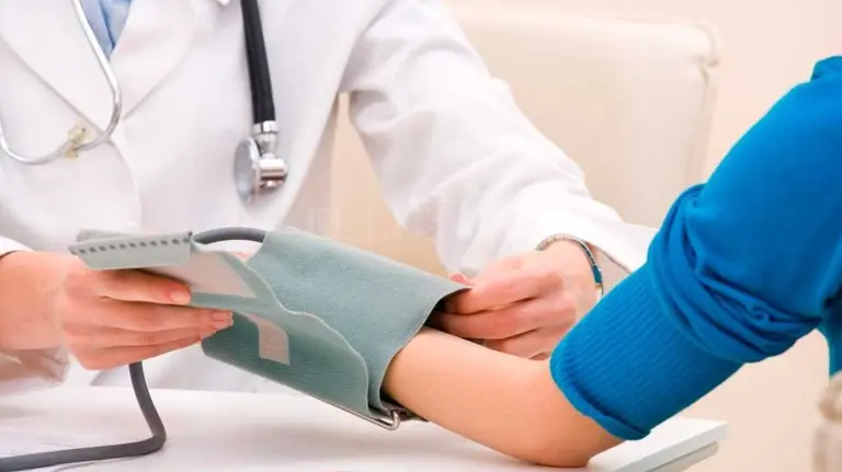 El escenario del sistema de salud público de cara a las elecciones: ¿hay propuestas en la agenda política?