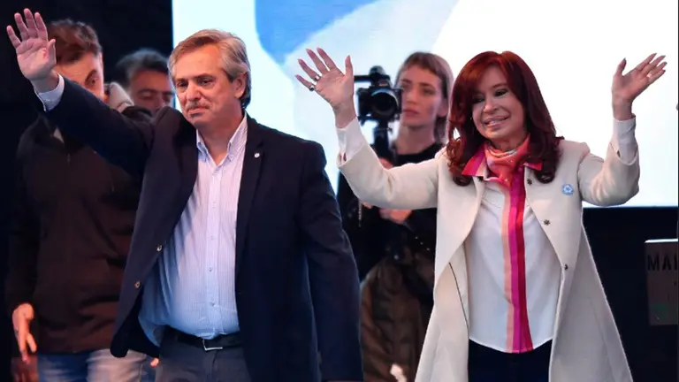 Pese a que Alberto Fernández niega planes de reforma, en 2016 Cristina había dicho que era necesaria "una nueva Constitución"