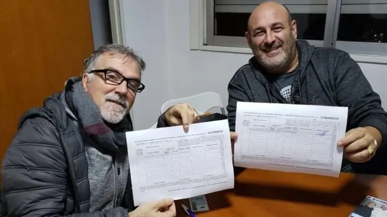 Cúneo oficializó su lista: competirá por la gobernación de la Provincia y lleva a De Vido y su mujer como candidatos