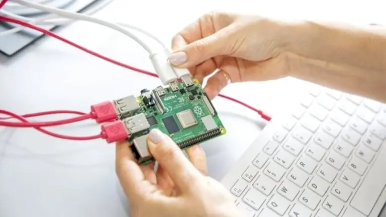 Raspberry Pi: cómo es la microcomputadora con la que hackearon a la NASA