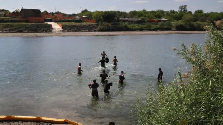 La foto del horror: la historia del padre y su beba que murieron intentando entrar a EE.UU.
