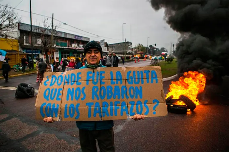 Multan por $203 M a Edelap por el apagón en La Plata: ¿cuánto recibirán sus clientes como compensación?