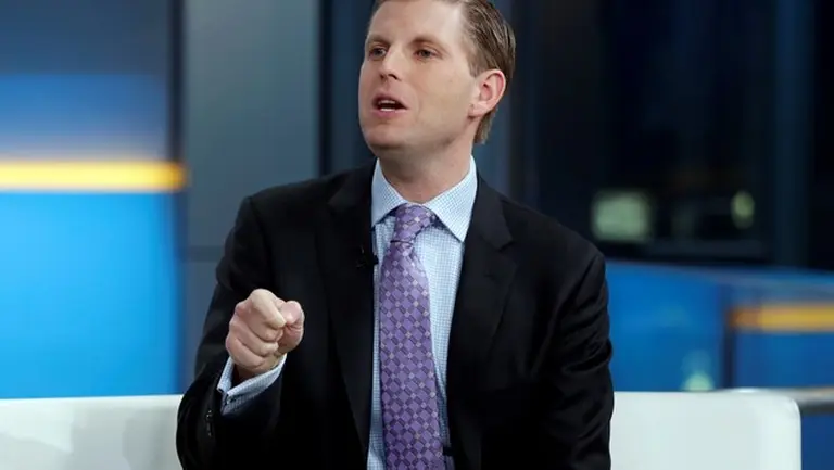 "Es un verdadero guerrero": Eric Trump, hijo del presidente, pide que recen por su padre