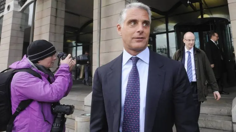 El italiano que iba a ser CEO de Santander, ahora le reclama al banco 100 millones de euros