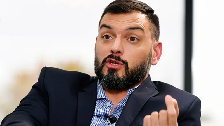 Asesor económico de Alberto F dice que "este tipo de cambio sobra" y que hay que frenarlo porque genera inestabilidad