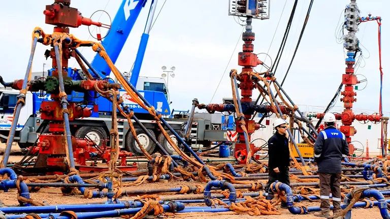 Despedirán a los 1.200 trabajadores suspendidos por la crisis en Vaca Muerta