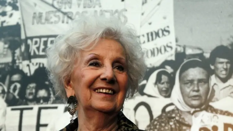 Fuerte respaldo de Estela de Carlotto a los grupos mapuches:  "Si tenemos que ayudarlos, cuenten con nosotros"