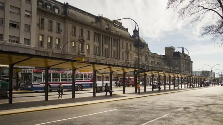 Autorizan a la Policía a pedir DNI en estaciones de tren: qué pasará con quienes no tengan su documento