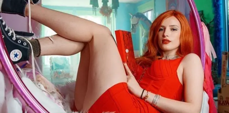 Bella Thorne contó que es pansexual y explicó por qué con lujo de detalles