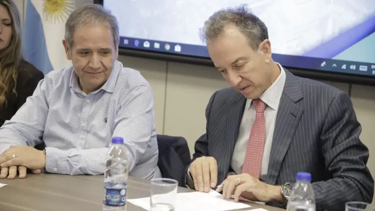 Extienden la licencia por paternidad a 30 días para empleados bancarios