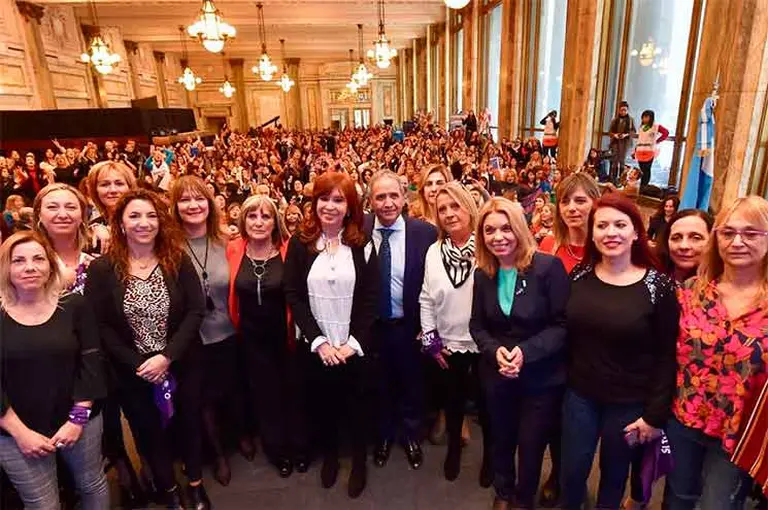 Cristina Kirchner aseguró que su deber es "ayudar a unir a los argentinos"