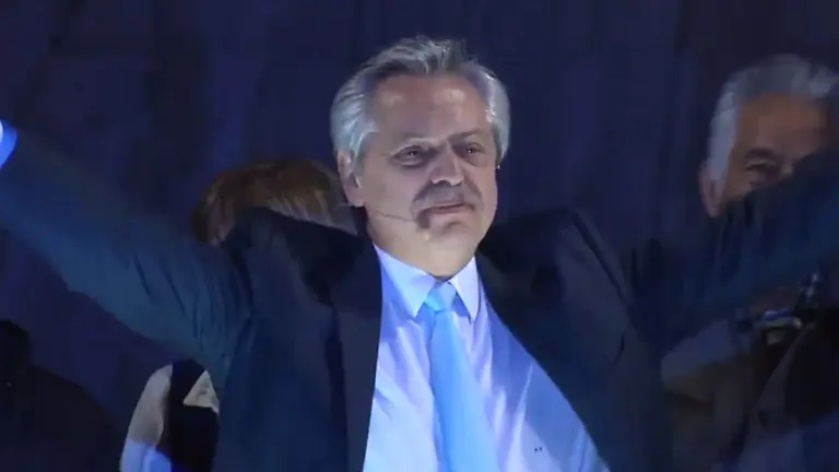 Alberto Fernández, en acto de Rosario: "Lo único que ha producido Macri son 4,5 millones de pobres"