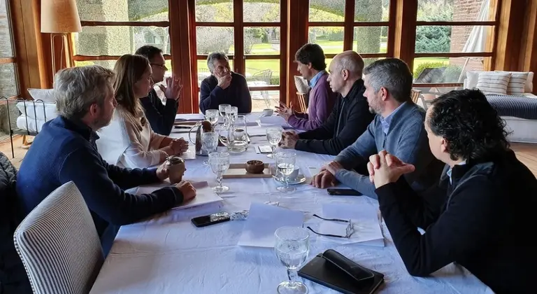 El Presidente se reunió con Lacunza y mañana se darán a conocer los primeros anuncios