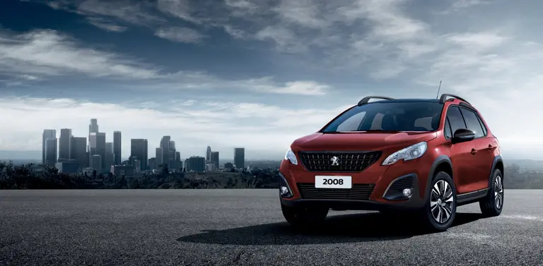 Con nuevo diseño, listo para atravesar cualquier terreno y siempre elegante: así es el nuevo Peugeot 2008