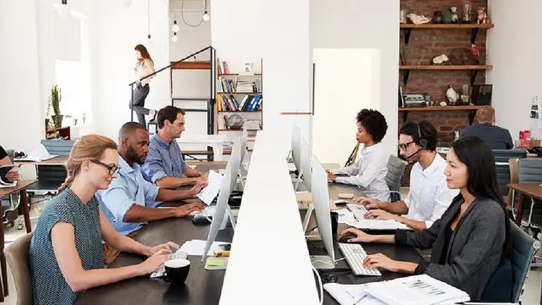 Revolución en el mundo laboral y de los RRHH: tu próxima entrevista de trabajo podría ser con un bot