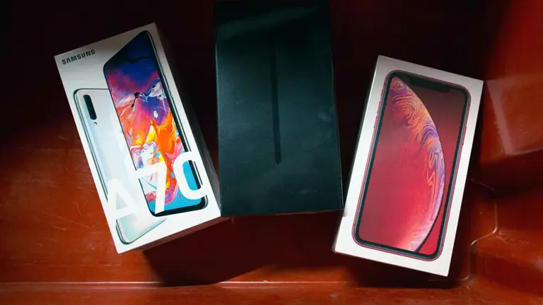 Denuncian a Apple y Samsung por las radiaciones de sus móviles